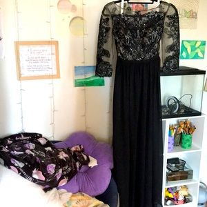 Black with sparkly top. Perfect for any formal occasion.